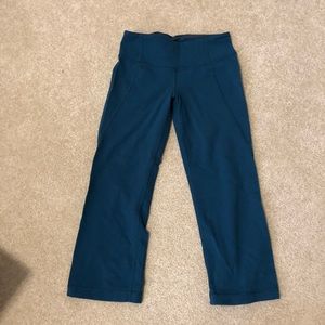 Lululemon turquoise sz 4 cropped leggings